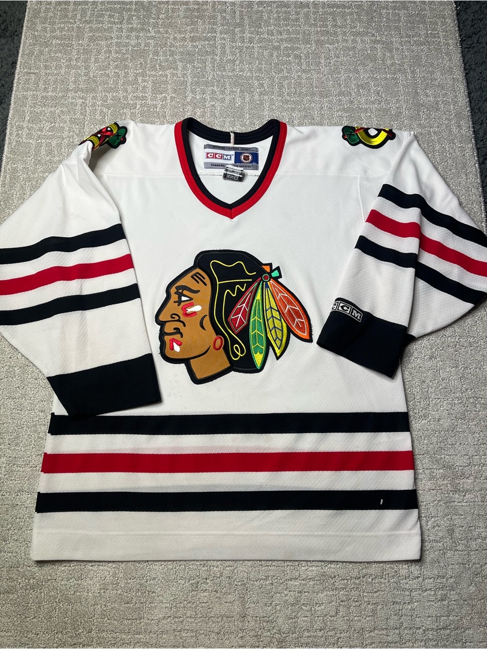 Vintage 90s CCM NHL Chicago Blackhawks White Hockey Embroidered Jersey Mens M